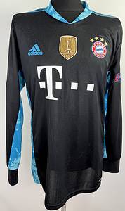 München,FC Bayern  - Trikot 2021  | Original match issued FC Bayern  Spielertrikot mit der Nummer 1 von Manuel Neuer. Vorbereitet für das Viertelfinale der UEFA Championsleague Saison 2020-2021 , Bayern München- Paris PSG,am 07.04.2021.Status AAB. - Bild 2