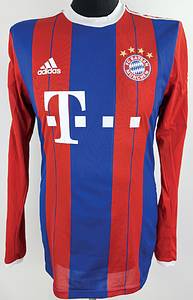  - Original match-issued FC Bayern player shirt, No. 20, belonging to Sebastian Rode. Prepared for the match against Borussia Mönchengladbach on March 20, 2015. The 26th matchday of the 2014/15 Bundesliga season was held under the motto "#StrichDurchVorurteile" (Strike Through Prejudices), serving as a statement in support of integration and diversity. Consequently, a special patch was applied to the sleeve. Status: AAB. Short-sleeve shirt; Size 5; Club crest and Adidas manufacturer logo applied; Sponsor "T...", club name, player number, and player name applied in rubberized print; Back number height: 25 cm; Bundesliga patch and Allianz patch applied in rubberized print; 100% Polyester; Made in Thailand. The jersey comes from an employee of Bayern Munich. Condition: A - Bild 2