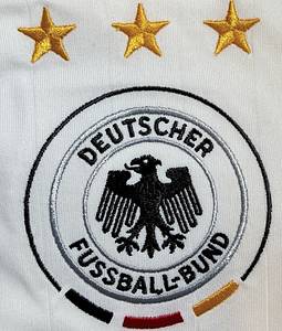 DFB  - Trikot 2006  | Original match worn DFB Spielertrikot mit der Nummer 20 von Lukas Podolski. Getragen im Vorbereitungsspiel gegen den FSV Luckenwalde am 16.05.2006.Was dieses Trikot besonders macht, ist die Tatsache dass der damalige Sponsor "Mercedes Benz" ebenfalls auf das Trikot gedruckt wurde. Status AAB. - Bild 5