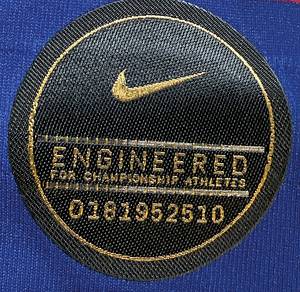 match issue football shirt fc barcelona - Original match issue FC Barcelona player shirt with the number 11. Prepared for a LaLiga match for Osmane Dembele in the 2019/2020 season. Status ABC short-sleeved shirt; size M, club crest and manufacturer's logo applied; chest sponsor, player name and number rubberized; LaLiga patch and sleeve sponsor rubberized; 100% polyester; Made in Thailand; Condition: A - Bild 9