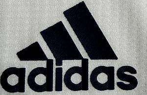 - Original match-worn Real Madrid player shirt with the number 8. Worn in a La Liga match by Toni Kroos in the 2020/2021 season. Status: ABC. Condition: Short-sleeved shirt; size 4; club crest applied; Adidas logo applied; chest sponsor, player name and number applied; La Liga patch applied; 100% polyester; Made in Cambodia. Condition: A - Bild 6