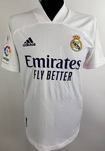  - Original match-worn Real Madrid player shirt with the number 8. Worn in a La Liga match by Toni Kroos in the 2020/2021 season. Status: ABC. Condition: Short-sleeved shirt; size 4; club crest applied; Adidas logo applied; chest sponsor, player name and number applied; La Liga patch applied; 100% polyester; Made in Cambodia. Condition: A - Bild 2