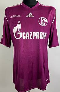  - Original match-issued Schalke 04 player shirt with the number 7, worn by Raul. Prepared for the 2011 DFB Cup Final against MSV Duisburg on May 21, 2011, in Berlin. The shirt comes from the collection of a former DFB employee. Status: AAB. Short-sleeved jersey; size L; embroidered club logo; rubberized Adidas logo; rubberized match print; rubberized player number and name; rubberized DFB Cup patch; Adidas Formotion; 100% polyester; Made in China. Condition: A - Bild 2