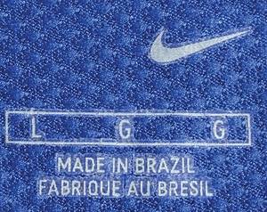 Brasilien - Trikot 2007  | Original match issued Brasilien Spielertrikot mit der Nummer 4. Vorbereitet für ein Länderspiel 2007 für brasilianischen Verteidiger Juan der mit Brasilien 2002 in Japan und Südkorea Weltmeister wurde. Status ABC. - Bild 6