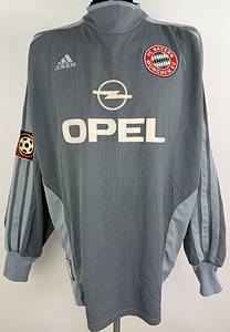 Bayern München  - Trikot 2001  | Original match worn FC Bayern Spielertrikot mit der Nummer 1. Getragen von Oliver Kahn in der Bundesliga-Saison 2000/2001.Trikot wurde von Oliver Kahn signiert. Status ABB:. - Bild 2