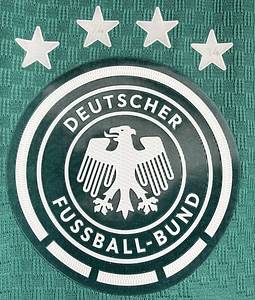 DFB  - Trikot 2025  | Original match issued DFB Spielertrikot mit der Nummer 1 von Oliver Baumann. Vorbereitet für das WM-2026 Qualifikationsspiel gegen die Slowakei am 17.11.2025 in Leipzig.Trikot stammt aus der Sammlung eines ehemaligen DFB-Mitarbeiters.Status: AAB. - Bild 4