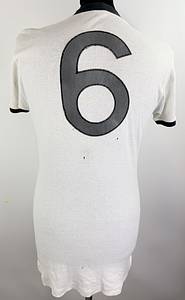 DFB - Trikot 1973  | Original match worn DFB  Spielertrikot der mit der Nummer 6. Getragen von Wolfgang Overath im  Länderspiel Deutschland- Brasilien am 16.06.1973 in Berlin. Dieses Trikotmodel wurde in der Variante nur in dieser Partie getragen. Trikot stammt aus der Sammlung eines ehemaligen DFB-Betreuers. Status ABA. - Bild 3