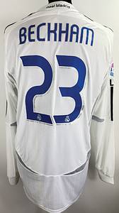 match worn football shirt real madrid - Original match-worn Real Madrid player shirt with the number 23. Worn by David Beckham in a La Liga match during the 2006/2007 season. The shirt comes from the collection of a former DFB (German Football Association) coach. Status ABB long-sleeved shirt; size L; Real Madrid crest and Adidas manufacturer's logo embroidered; FIFA patch flocked; sponsor "BENQ Siemens" rubberized; LFP logo rubberized; 100% polyester; Made in China Condition: a - Bild 3