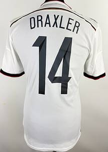  - Original match-issued DFB player shirt with the number 14, worn by Julian Draxler. Prepared for the 2014 World Cup Final against Argentina on June 13, 2014, in Rio de Janeiro, Brazil, which the German national team won 1-0 with a goal by Mario Götze. The shirt comes from the collection of a former DFB employee. Condition AAB. Short-sleeved jersey; size 6; DFB logo, rubberized Adidas logo, rubberized match details, player number and name; flocked 2014 World Cup patch and Football For Hope patch; UV light tested; Adizero; 100% polyester; Made in China; Condition A; Condition AAB Condition: A - Bild 3