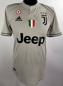 Turin, Juventus - Trikot 2019 Ronaldo  | Original match worn Juventus Turin  Spielertrikot mit der Nummer 7. Getragen von Cristiano Ronaldo in einem Serie A - Spiel in der Saison 2019-2020. Status ABC. - Bild 2