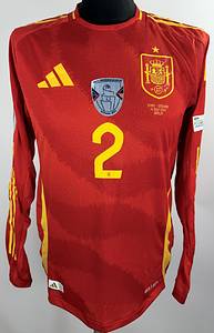  - Original match-issued Spain player shirt (No. 2) belonging to Daniel Carvajal, prepared for the European Championship Final on July 14, 2024, in Berlin. Status: AAB. Long-sleeve shirt; Size M; Club crest and Adidas manufacturer logo applied; Player number and name applied in rubberized print; Match details applied in rubberized print; "European Champions" patch applied in flock print; Foundation patch applied in flock print; 100% Polyester; Made in Cambodia. --The jersey comes from the collection of a DFB official who received it after the match. Condition: A - Bild 10