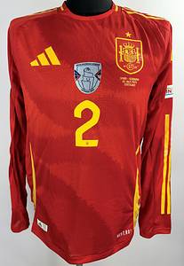  - Original match-issued Spain player shirt (No. 2) belonging to Daniel Carvajal, prepared for the European Championship match against Germany on July 5, 2024. Status: AAB. Long-sleeve shirt; Size M; Club crest and Adidas manufacturer logo applied; Player number and name applied in rubberized print; Match details applied in rubberized print; "European Champions" patch applied in flock print; Foundation patch applied in flock print; 100% Polyester; Made in Cambodia. The jersey comes from the collection of a DFB official who received it after the match. Condition: A - Bild 2