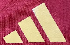  - Original match-issued Spain player shirt (No. 2) belonging to Daniel Carvajal, prepared for the European Championship match against Germany on July 5, 2024. Status: AAB. Long-sleeve shirt; Size M; Club crest and Adidas manufacturer logo applied; Player number and name applied in rubberized print; Match details applied in rubberized print; "European Champions" patch applied in flock print; Foundation patch applied in flock print; 100% Polyester; Made in Cambodia. The jersey comes from the collection of a DFB official who received it after the match. Condition: A - Bild 6