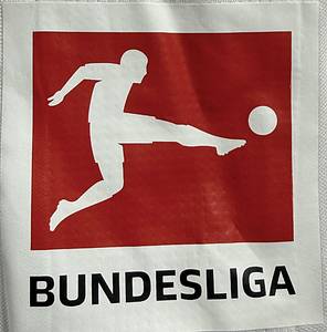 Stuttgart, VfB - Trikot 2017  | Original match worn VFB Stuttgart Spielertrikot der mit der Nummer 3. Getragen von Dennis Aogo in einem Bundesligaspiel im Jahr 2017-2018, mit Spielspuren.Trikot stammt aus der Sammlung eines ehemaligen DFB-Betreuers. Status ABB. - Bild 7