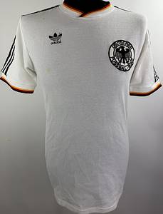 DFB - Trikot 1986 WM  | Original match worn DFB Spielertrikot der mit der Nummer 5 von Matthias Herget. Getragen am 13.06.1986 im Gruppenspiel gegen Dänemark Spiel, in Queretaro. Trikot stammt aus der Sammlung vom deutschen Nationalspieler Matthias Herget. Status:AAA. - Bild 10