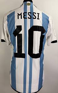 Argentinien - Trikot 2026 Messi  | Original match issued Argentinien Spielertrikot mit der Nummer 10. Vorbereitet für ein WM 2026 Qualifikationsspiel für den Star der argentinischen Nationalmannschaft, Lionel Messi. Argentinien wurde bei der WM 2022 in Qatar Weltmeister.Status ABC. - Bild 3