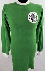  - Original match-worn player shirt of the B-National Team, featuring the number 16, from the 1967/1968 international season. Long-sleeved; manufactured by Umbro. Sourced from the collection of a former DFB (German Football Association) team bus driver. Status: ABA. shirt: Long-sleeved; Size M; Embroidered DFB logo; linen back number sewn on; minor signs of storage; shirt shows signs of match wear; 100% Cotton; Made in England; Condition: B. Condition: A - Bild 7