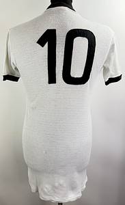 DFB  - Trikot 1969  | Original match worn  Spielertrikot der B-Nationalmannschaft mit der Nummer 10 aus dem Länderspieljahr 1968/1969.Langarm, Hersteller Umbro. Kommt aus der Sammlung von  des ehemaligen DFB-Busfahrers; Status ABA. - Bild 3