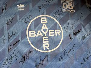 Uerdingen,Bayer 05  - Trikot 1987  | Original match worn Bayer 05 Uerdingen   Spielertrikot mit der Nummer 15, vermutlich getragen von Robert Prytz in der Saison 1987/1988.Trikot stammt aus der Sammlung von Matthias Herget. Status ABA. - Bild 8