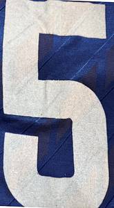 DFB - Trikot 1986  | Original match worn DFB Spielertrikot der mit der Nummer 5 von Matthias Herget.Getragen am 24.05.1986 im Freundschaftsspiel gegenden maexikanischen Erstligisten Atletico Morelia. In diesem Spiel lief die deutsche Nationalmannschaft in ungewohnten blauen Trikots auf, bis heute ein einmaliger Anblick in der DFB Geschichte. Hintergrund war eine damalige FIFA-Vorgabe: Bei inoffiziellen Testspielen durfte keine offiziellemn Matchtrikots verwendet werden. Trikot stammt aus der Sammlung von deutschen Nationalspieler Matthias Herget. Status AAA. - Bild 8