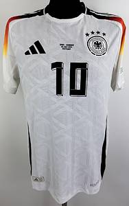 DFB - Trikot 2024 EM Musiala  | Original match issued DFB Spielertrikot mit der Nummer 10 von Jamal Musiala. Vorbereitet für das Spiel gegen Spanien am 05.07.2024 in Stuttgart.Trikot stammt aus der Sammlung eines ehemaligen DFB-Mitarbeiters. StatusAAB. - Bild 10