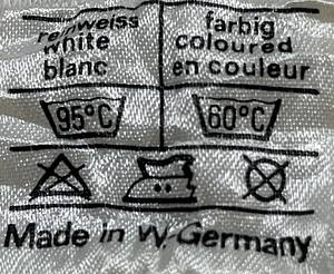  - Original match-worn / issued Germany player jersey with the number 10. Worn by Günter Netzer in a match during the 1974 World Cup in Germany. The jersey comes from the collection of a former DFB (German Football Association) staff member. Status ABA jersey; long-sleeved; size M; DFB crest embroidered; rubberized player number; 100% cotton; made in West Germany. Condition: A- - Bild 6