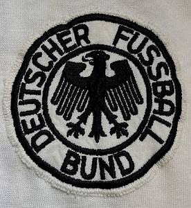 DFB - Trikot 1974 WM Netzer  | Original match worn / isseud Deutschland  Spielertrikot mit der Nummer 10. Getragen von Günter Netzer bei einem Spiel während der Weltmeisterschaft 1974 in Deutschland. Trikot stammt aus der Sammlung eines ehemaligen DFB-Betreuers. Status ABA. - Bild 4