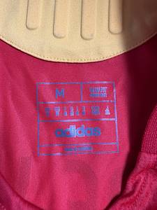  - Original match-issued Spain player shirt, number 19, belonging to Lamine Yamal, prepared for the European Championship match against Italy on June 20, 2024, in Gelsenkirchen. Status: AAB. Short-sleeve shirt; Size M; Club crest and Adidas manufacturer logo applied; Player number and name applied in rubberized print; Match details applied in rubberized print; "European Champions" patch applied in flock print; Foundation patch applied in flock print; 100% Polyester; Made in Cambodia. Condition: A - Bild 8