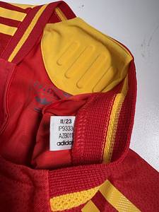 Spanien - Trikot 2024 Yamal  | Original match issued Spanien Spielertrikot mit der Nummer 19 von Lamine Yamal, vorbereitet für das Europameisterschaftspiel gegen Italien am 20.06.2024 in Gelsenkirchen. Status AAB. - Bild 9