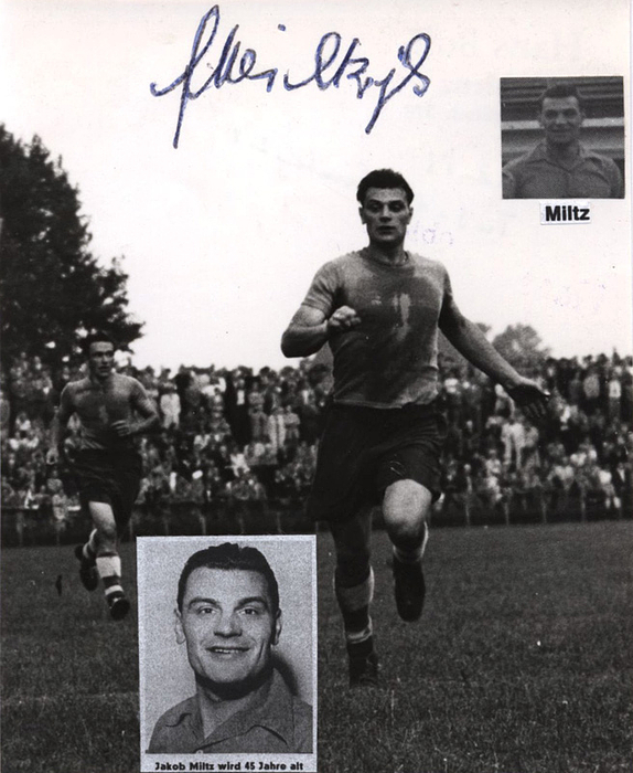 Miltz, Jakob  | (1928-1984) S/W-Pressefoto mit original Signatur von Jakob "Köbes" Miltz (2 DFB Fußball A-Länderspiele 1954 + 1956; TuS Neuendorf), 11x9 cm.