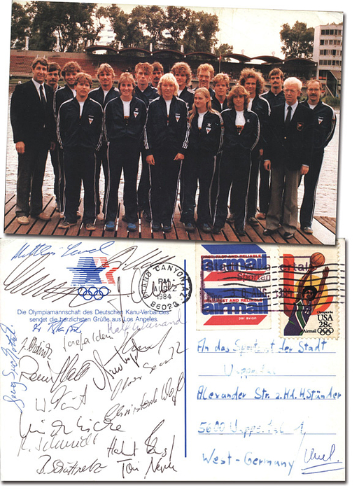 Deutschland Kanu OSS1984  | Postkarte mit dem Foto des deutschen Kanuteams für die Olympischen Spiele 1984. Auf der Rückseite 20 original Signaturen der deutschen Athleten, dabei alle Medaillengewinner 1984 (U.Eicke Gold, B.Scüttpelz Silber + Bronze, J.Idam (Bronze). Außerdem der Goldmedaillengewinner  der OSS 1992 O.Kegel, 15x10,5 cm