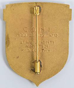 Teilnehmerabzeichen 1956  | Offizielles Teilnehmerabzeichen der Olympischen Spiele 1956 "Ufficiale - Cortina 1956", vergoldete Bronze, mehrfarbig emailliert, 4,5x3,5 cm. - Bild 3