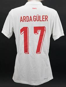Türkei - Trikot 2024  | Match worn / issued shirt der Türkei mit der Nummer 17 getragen von Arda Güler in dem Freundschaftsspiel Ungarn v Türkei (1:0) am 23.3.2024. Mit match print "Macaristan - Türkiye 22 Maart 2024". Güler wurde in der 61.Minute eingewechselt. Status:AAB. - Bild 3