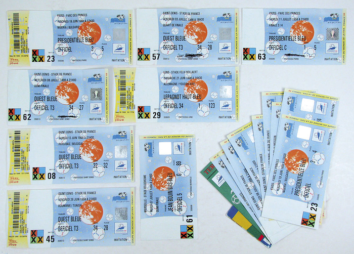 Eintrittskarte WM1998  | 16 Eintrittskarten zur Fußball-Weltmeisterschaft 1998 in Frankreich  je 16,5 x 9 cm.