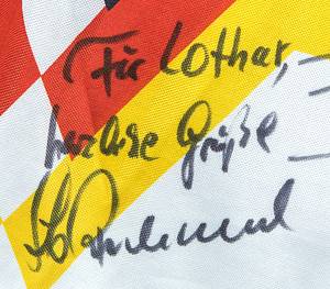  - World Cup 1990: Adidas Germany 1990 fan jersey. With 14 original signatures of the 1990 German World Cup champions: Bein, Brehme, Völler, Augenthaler, Reuter, Möller, Helmer, Häßler, Kohler, Kuntz, Riedle, Buchwald, Littbarski, Thon --Size 7/8 (fits like a "Small"). All signatures were obtained in person by the consignor. Features numerous player dedications. Condition: A- - Bild 5
