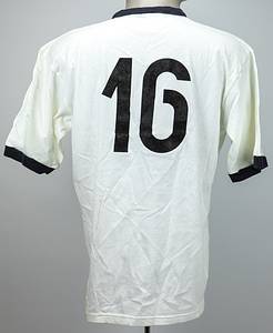 Weltmeister 1954  | Retro Trikot DFB Fußball - Weltmeisterschaft 1954.Mit der Rückennummer "16" für Fritz Walter. Mit 7 original Signaturen der Spieler des Fußball Weltmeister 1954: Eckel, O.Walter, Erhardt, Biesinger, Schäfer, Kwiatkowski, Paff. - Bild 3