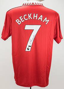 Beckham - Trikot  | Original adidas Fanshirt von Manchester United mit der Rückennummer "7 Beckham". Originalsignatur von David Beckham auf der Rückennummer. Größe L. Mit Echtheitszertifikat von "Panini Authentic" und Echtheitshologram. - Bild 2