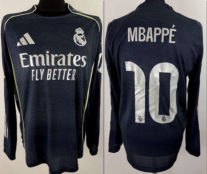 Madrid,Real  - Trikot 2025  | Original match issued Real Madrid Spielertrikot mit der Nummer 10 von Kylian Mbappe. Vorbereitet für ein Championsleague-Spiel der Saison 2025/2026. Status ABC