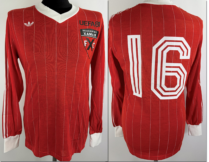 Xamax Neuchatel - Shirt 1981 - Original match-worn Xamax Neuchâtel player's shirt, number 16, worn in a UEFA Cup match in 1981. The shirt comes from the collection of Facchinetti, the former president of Xamax. It was previously an exhibit in a Swiss sports museum. Details: long-sleeved shirt; size L; printed club emblem; applied Adidas logo; heat-applied player number; 100% polyacrylic; made in France. Condition: A