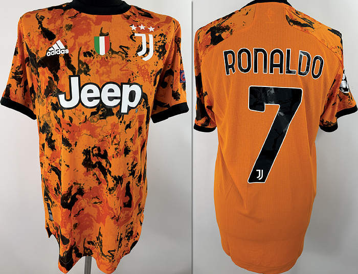Turin, Juventus - Trikot 2020  | Original match issued Juventus Turin Spielertrikot mit der Nummer 7. Vorbereitet für Cristiano Ronaldo für ein Championsleague- Spiel in der Saison 2020-2021. Status ABC