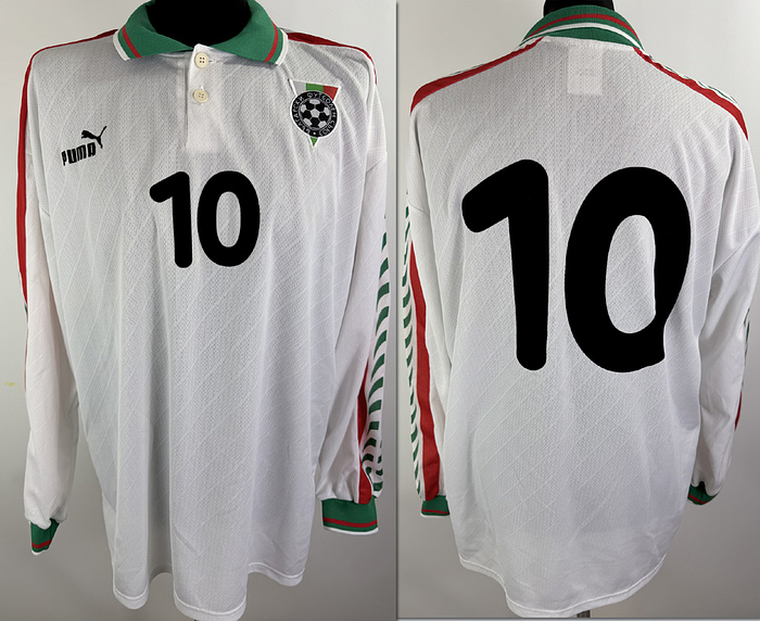 Bulgarien - Trikot  1996  | Original match worn Bulgarien Spielertrikot mit der Nummer 10 von Krassimir Balakow. Getragen in einem Länderspiel in 1996/1997.Status ABB.