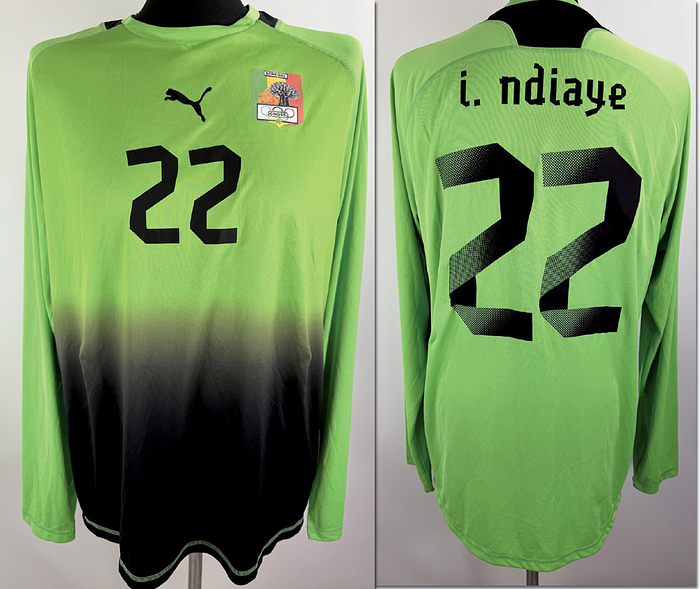Senegal - Trikot 2012  | Original match issued Senegal Spielertrikot mit der Nummer 22. Vorbereitet für Issa Ndiaye. Diese Trikots wurden extra von Puma nur für die Athleten senegalesichen Olympiaauswahl angefertigt. Trikot stammt aus der Sammlung eines ehemaligen DFB-Mitarbeiters. StatusABB