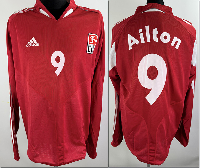 Bundesliga- Allstars - Trikot 2005  | Original match worn Bundesliga- Allstars Spielertrikot mit der Nummer 9.Getragen im Benefizspiel zu Gunsten der Opfer der Flutkatastrophe in Südasien am 25.01.2005 in Gelsenkirchen.Trikot stammt aus der Sammlung eines ehemaligen DFB-Mitarbeiters. StatusAAB