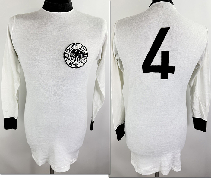 DFB  - Trikot 1967  | Original match worn  Spielertrikot der Nationalmannschaft mit der Nummer 4 aus dem Länderspieljahr 1967/1968.Langarm, Hersteller Umbro. Kommt aus der Sammlung von  des ehemaligen DFB-Busfahrers; Status ABB