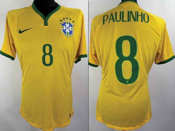  - Original match-issued Brazil player shirt, number 8 (Paulinho). Prepared for the warm-up match against Serbia on June 6, 2014. The shirt comes from the collection of a former DFB staff member. Status:ABB. Short-sleeved shirt; size L; federation crest and "Nike" manufacturer logo applied (heat-pressed); player number applied (heat-pressed); Nike Dri-FIT; 100% polyester; made in Brazil. Condition: A