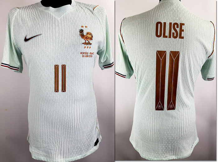 Frankreich  - Trikot 2026 WM  | Original match issued Frankreich Spielertrikot mit der Nummer 11 von Michael Olise. Vorbereitet für das letzte WM-2026 Gruppenspiel gegen Norwegen am 26.06.2026 in  Boston Stadium in Foxborough.Trikot stammt aus der Sammlung eines ehemaligen DFB-Mitarbeiters. Status: AAB