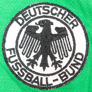 DFB - Trikot 1986 WM  | Original match worn / issued DFB Spielertrikot der mit der Nummer 9 von Rudi Völler. Vorbereitet für das Finale der Fussball-Weltmeisterschaft 1986  Deutschland- Argentinien am 29.06.1986 in Azteca (Mexico City). Trikot stammt aus aus dem Umfeld der Familie von Rudi Völler. Status:AAA. - Bild 3