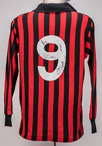 - Original match-worn AC Milan player shirt, number 9, belonging to Luther Blissett. Worn during a Serie A match in the 1983/1984 season. The jersey comes from a collection associated with the family of Rudi Völler. Status: ABA. --Long-sleeved jersey; size L; Ennerre manufacturer logo and championship star stitched on; number on the back stitched on; 100% cotton; made in Italy. The care label has been removed. Condition: A - Bild 2