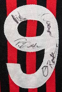 1Mailand, AC - Trikot 1984  | Original match worn AC Mailand Spielertrikot mit der Nummer 9 von Luther Blissett. Getragen in einem Spiel der Serie A in 1983/1984. Trikot stammt aus der Sammlung aus dem Umfeld der Familie von Rudi Völler. Status:ABA. - Bild 3