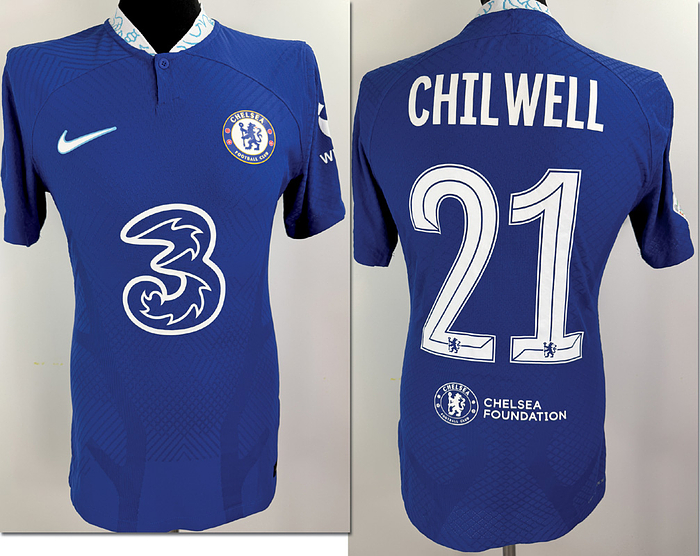 2London,Chelsea- Trikot 2023  | Original match worn Chelsea London Spielertrikot mit der Nummer 21 von Ben Chicwell.Getragen im Championsleague-Spiel gegen Borussia Dortmund am 15.02.2023.Trikot stammt aus der Sammlung einen ehemlaigen Mitarbeiters von Borussia Dortmund.Status: AAB
